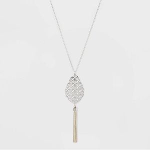 Hollowed design tassel necklace